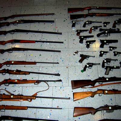 Waffen- und Munitionslager ausgehoben