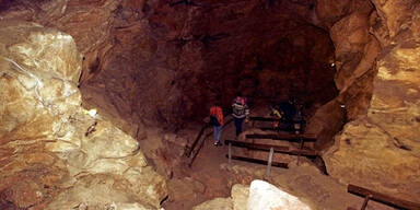 26 Menschen in Höhle eingeschlossen