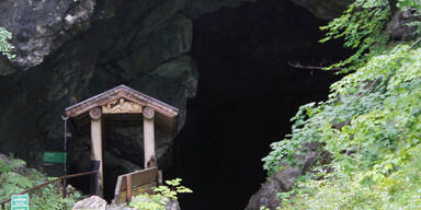 26 Menschen in Höhle eingeschlossen
