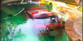 Alko-Lenker versenkt Kultauto in Swimmingpool