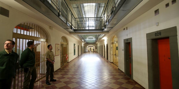 Uli Hoeneß im Knast gefilmt