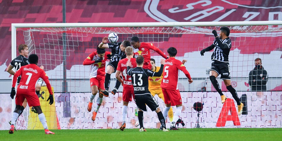 3:1 - Bullen stoßen LASK vom Thron