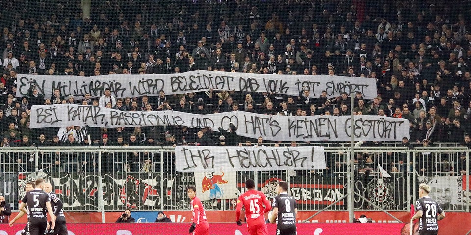 Ultras beschimpfen Nehammer als ''Mörder''