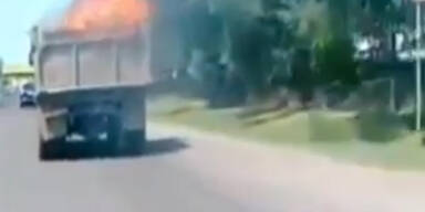 Russland: LKW mit brennender Ladefl&auml;che