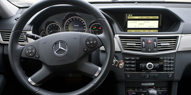 Niki Lauda testet den E250 CDI T