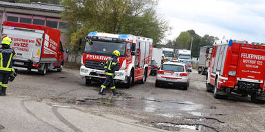 Mann stirbt beim Reifenwechsel unter dem Fahrzeug