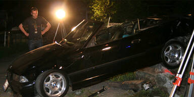 Autorennen endet an Hausmauer