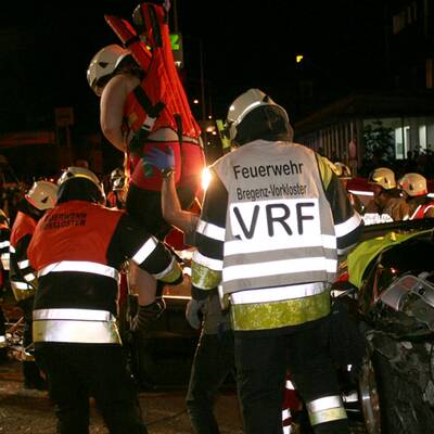 Autorennen endet an Hausmauer