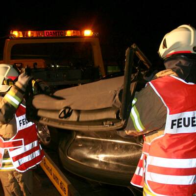 Autorennen endet an Hausmauer