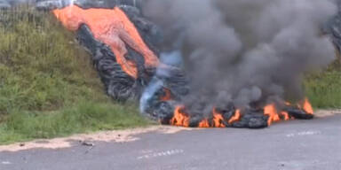 Lavastrom verbrennt Haus auf Hawaii