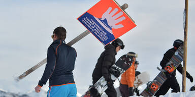 Tourengeherin (50) stirbt unter Schneemassen
