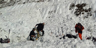 Mehrere Wanderer von Lawine verschüttet 