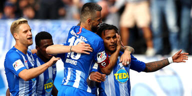 Starker Lazaro spielt sich in Team der Runde