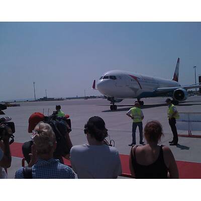 Promis im Life-Ball-Flieger