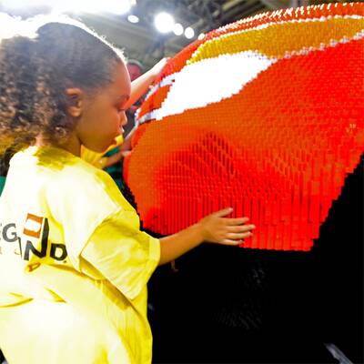 Auto aus 380.000 Legosteinen gebaut