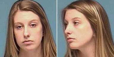 Lehrerin plappert Sex mit Schüler aus