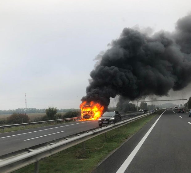Lkw in Vollbrand: Totalsperre der A3