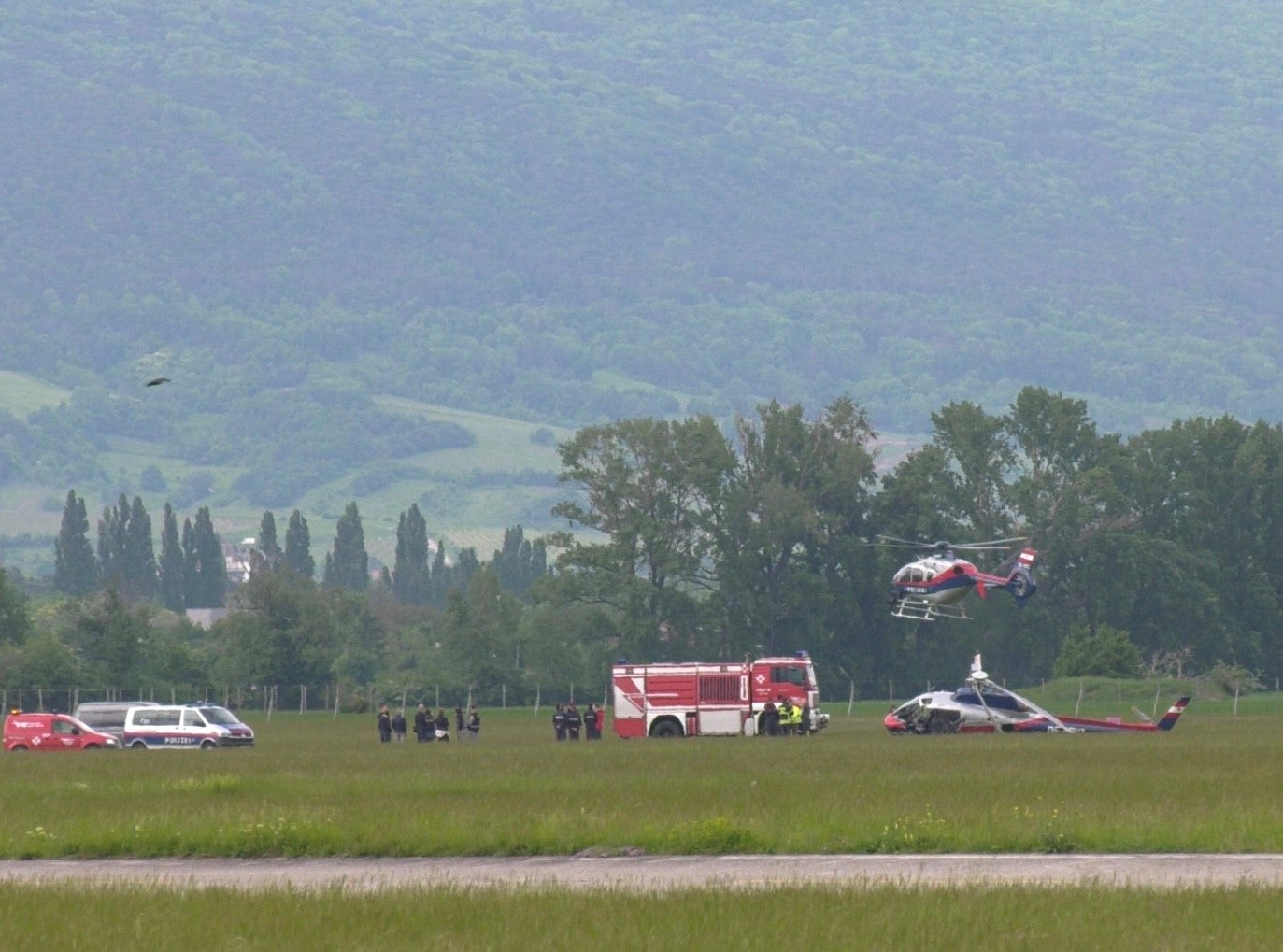 Polizeihubschrauber bad vöslau abgestürzt