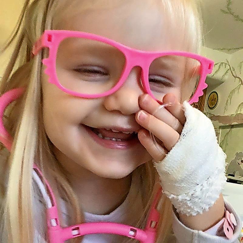 Leonie (3) braucht Hilfe