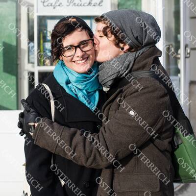Weil sie sich küssten, wurden zwei Wienerinnen im Café Prückel des Lokals verwiesen.