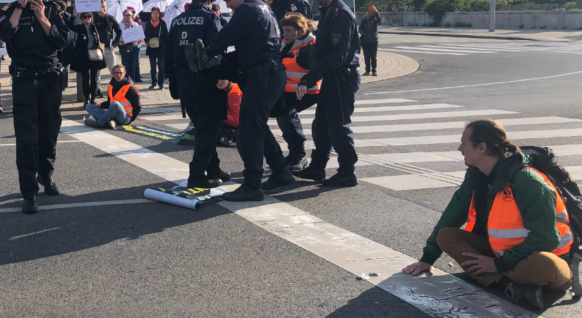 Klima-Kleber blockieren erneut Verkehr in Wien