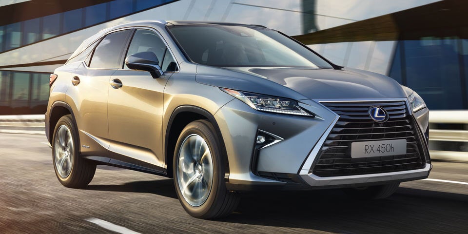 Lexus zündet Sondermodell-Feuerwerk