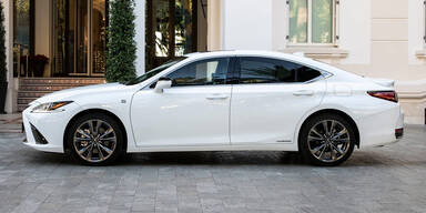 Lexus ES greift A6, 5er und E-Klasse an
