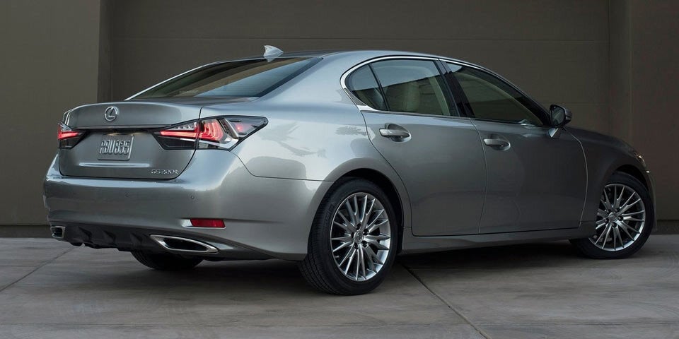 Lexus greift mit dem GS 200t an