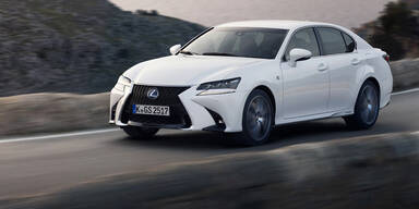 Lexus greift mit dem GS 200t an