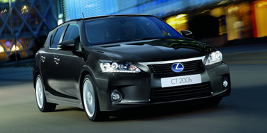 Der Lexus CT200h auf dem Pariser Autosalon