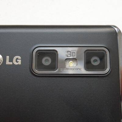 LG Optimus 3D