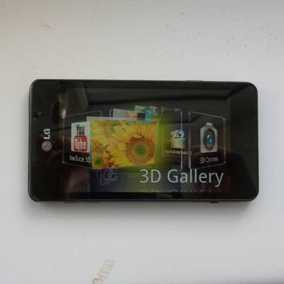 LG Optimus 3D
