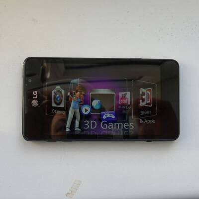 LG Optimus 3D
