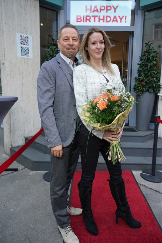 Lugners langjähriger Chauffeur rührte Simone Lugner zu Tränen.  