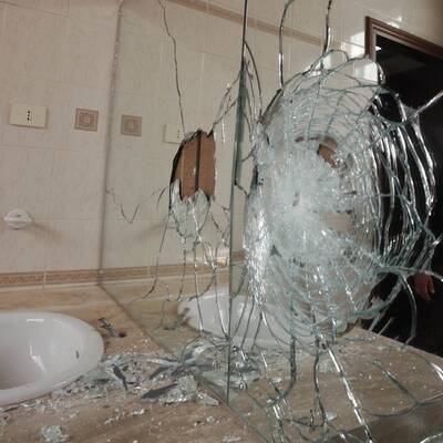 Gaddafis Quartier zerstört