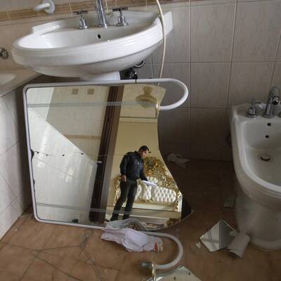 Gaddafis Quartier zerstört