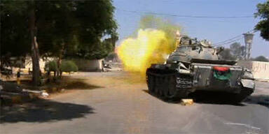 Kampf um Gaddafis Residenz begonnen