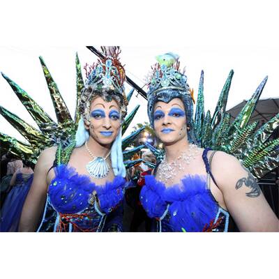 Blue Carpet: Die besten Kostüme am Life Ball