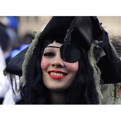 Blue Carpet: Die besten Kostüme am Life Ball