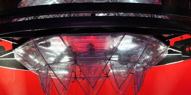 Ein Riesen-Ufo am Rathausplatz