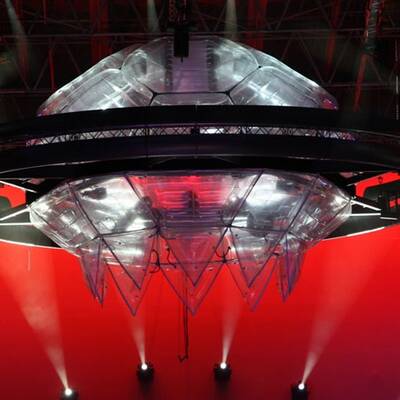 Letzte Vorbereitungen an der Bühne