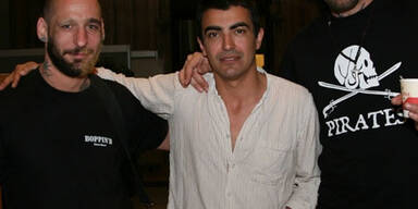 Ein Riesen-Ufo am Rathausplatz