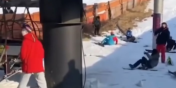 Massen-Unfall: Sessellift fährt plötzlich rückwärts