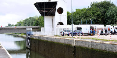 Mutter warf Tochter (3) in Fluss: tot