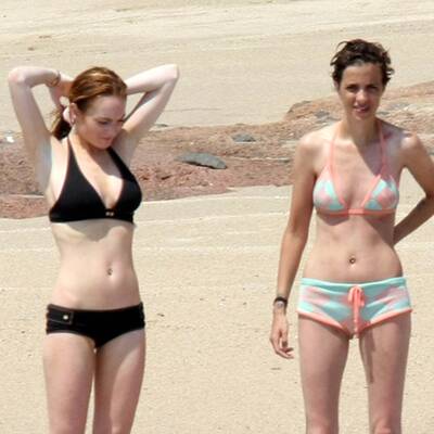 Lindsay & Sam: Hand in Hand am Strand