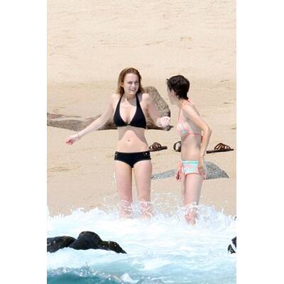 Lindsay & Sam: Hand in Hand am Strand