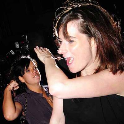 Schlägerei, Busenblitzer, Stinkefinger