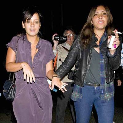 Schlägerei, Busenblitzer, Stinkefinger