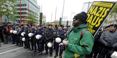 Randale und Verletzte bei Demos in Wien