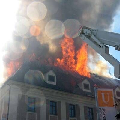 Linzer Ursulinenhof steht in Flammen